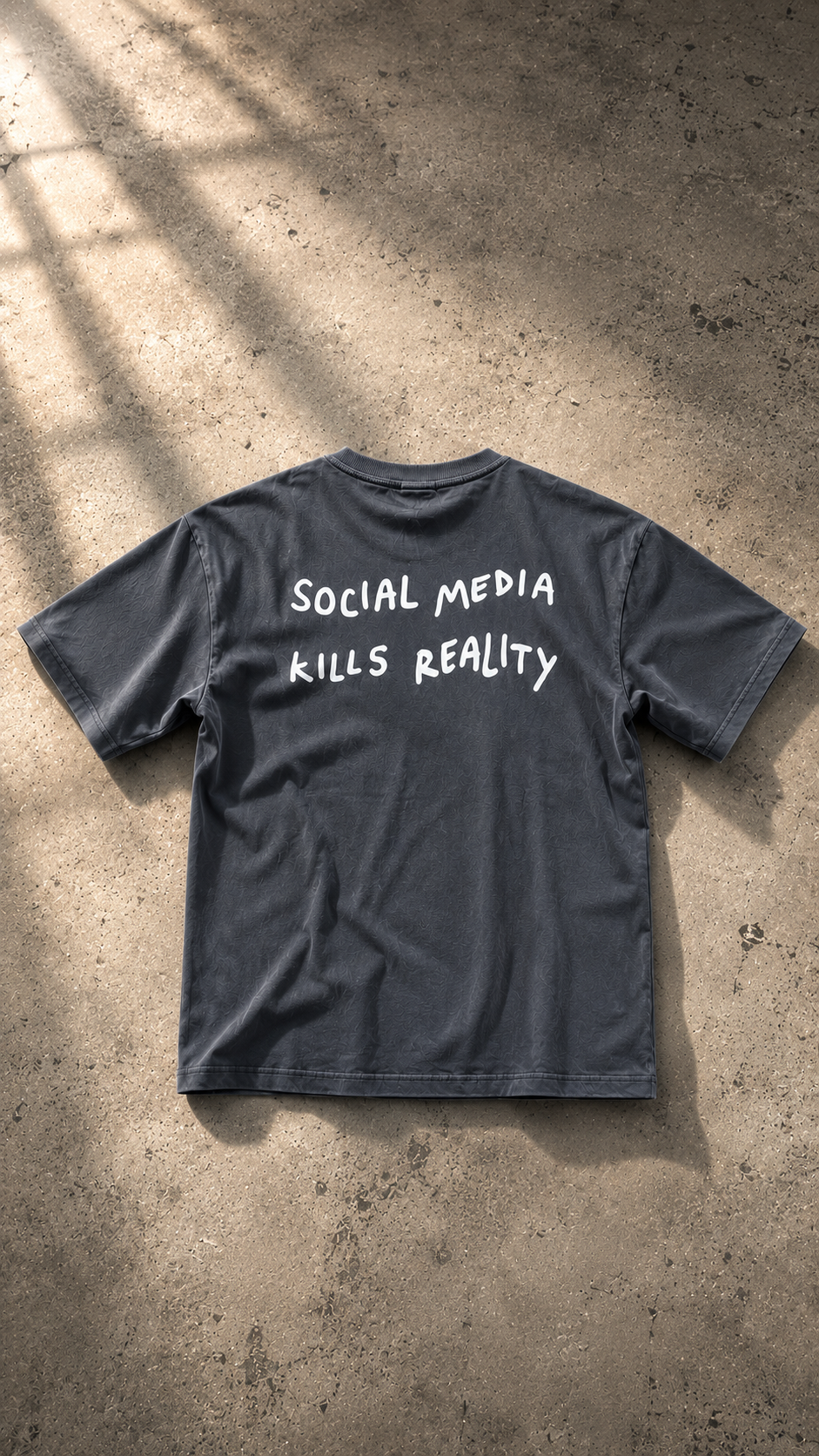 Tee SOCIAL MEDIA