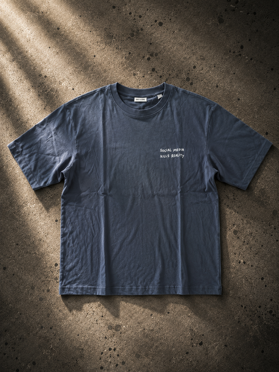 Tee SOCIAL MEDIA